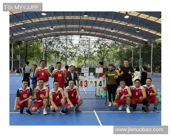 重庆篮球队团队协作新模式引发热议助力球队崛起与发展