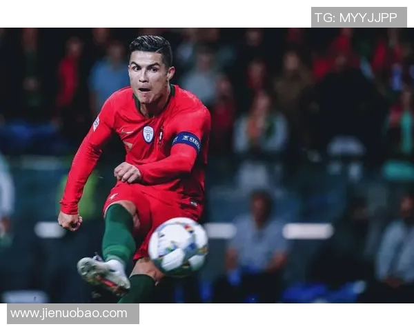 伟大足球明星的传奇故事与他们的辉煌成就解析